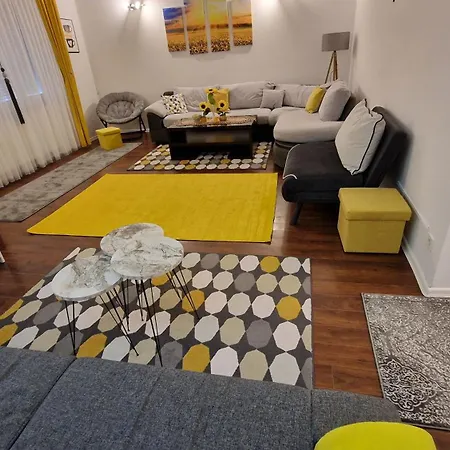 Apartment In Medias Res Aparheartmant