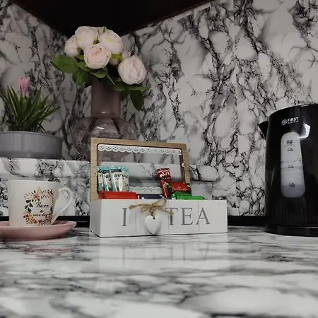 In Medias Res Aparheartmant